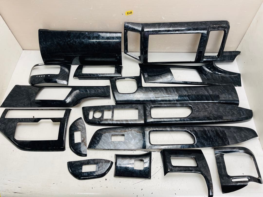 ホンダ ステップワゴン RK1/2/5用 ブラックウッドグレインインテリアパネル