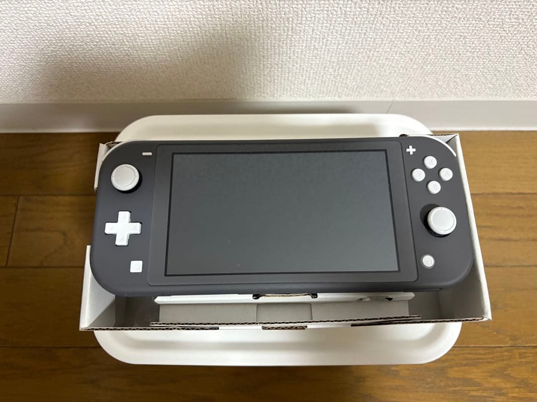Nintendo Switch Lite（グレー）ほぼ未使用 新品ハードカバー付