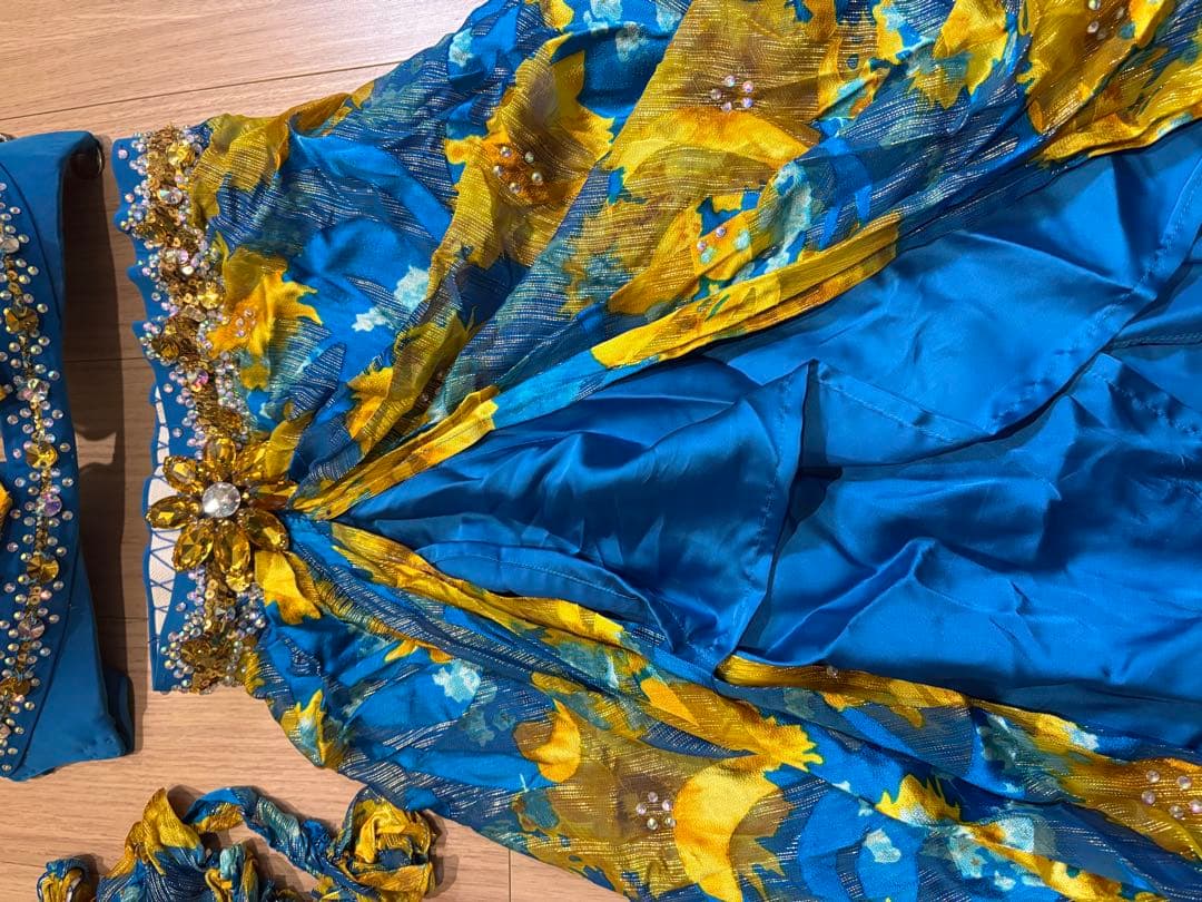 ベリーダンス衣装　マンドゥーハ サラマ　ブルー地イエロー花柄