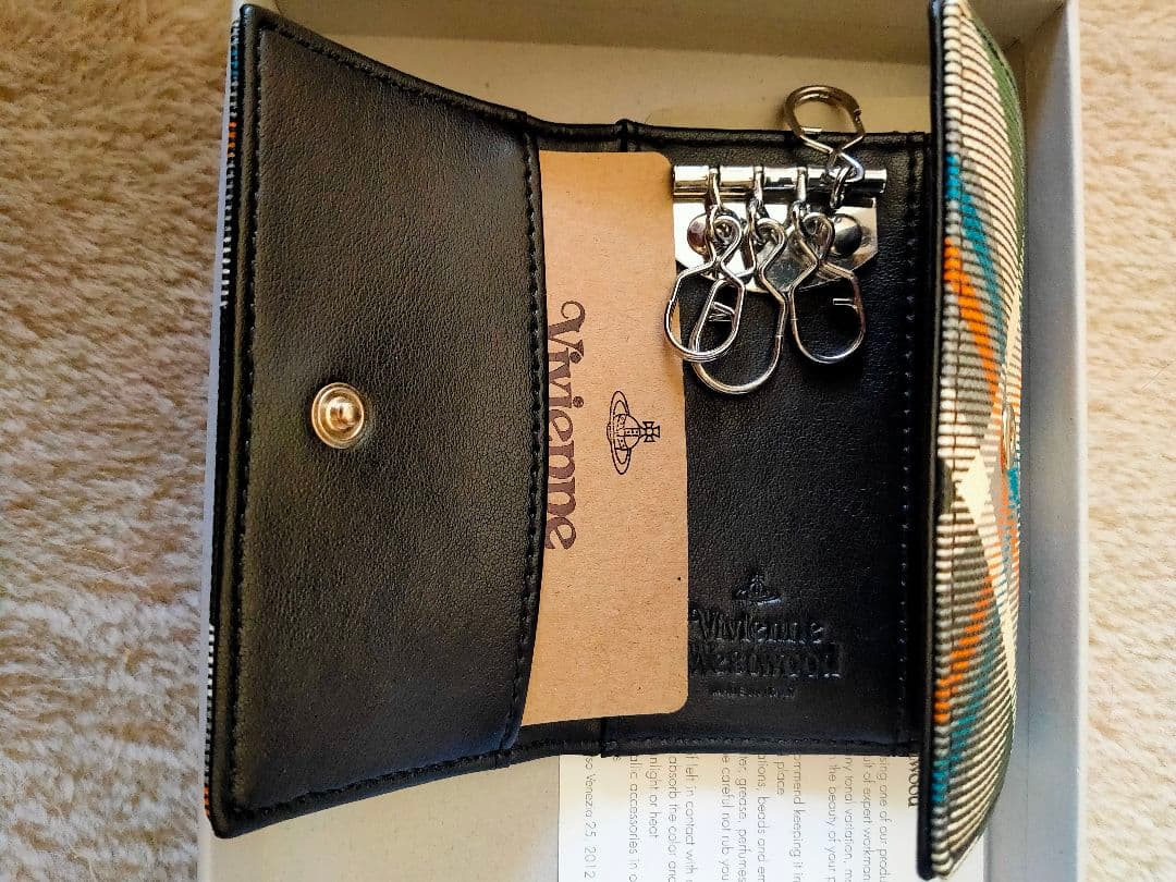新品未使用箱付き ヴィヴィアンウエストウッド 4連 キーケース タータンチェック