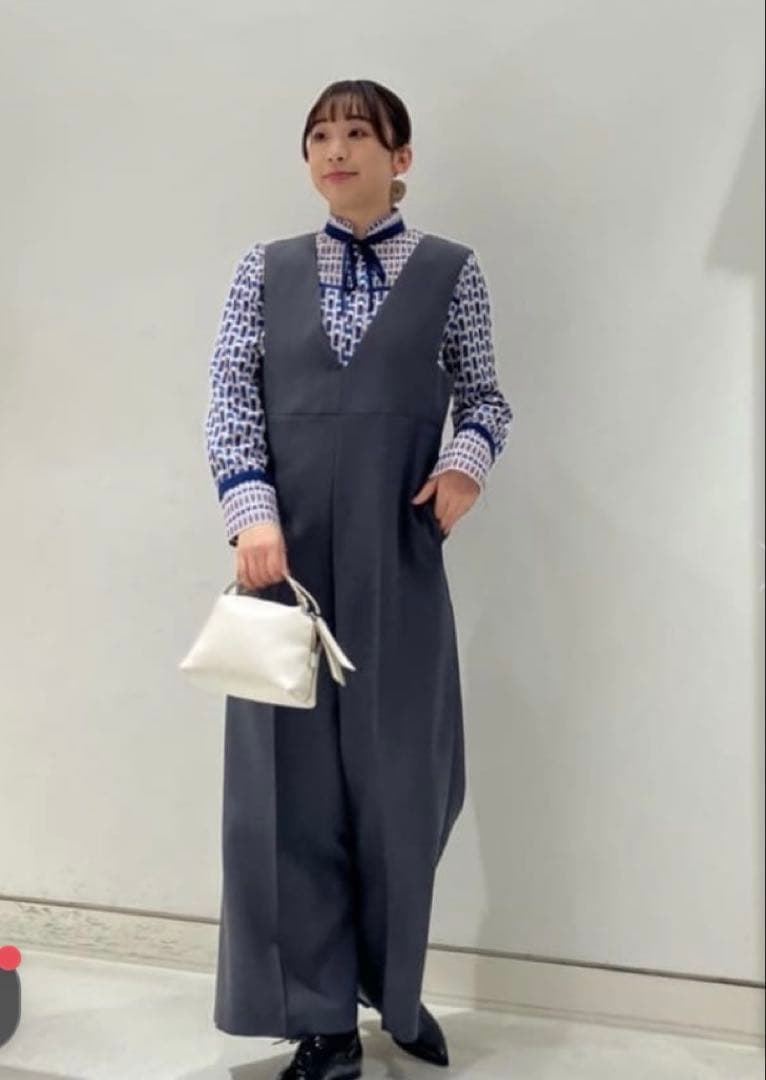 【新品未使用】allureville アルアバイル　Vネックオールインワン　S