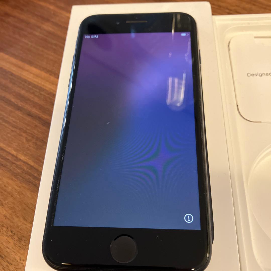 Apple iPhone SE3 64GBブラック 本体