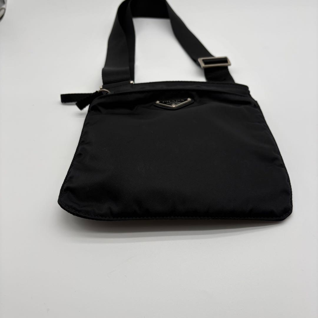 ✨美品✨プラダ ショルダーバッグ ミニ サコッシュ 三角ロゴプレート ナイロン