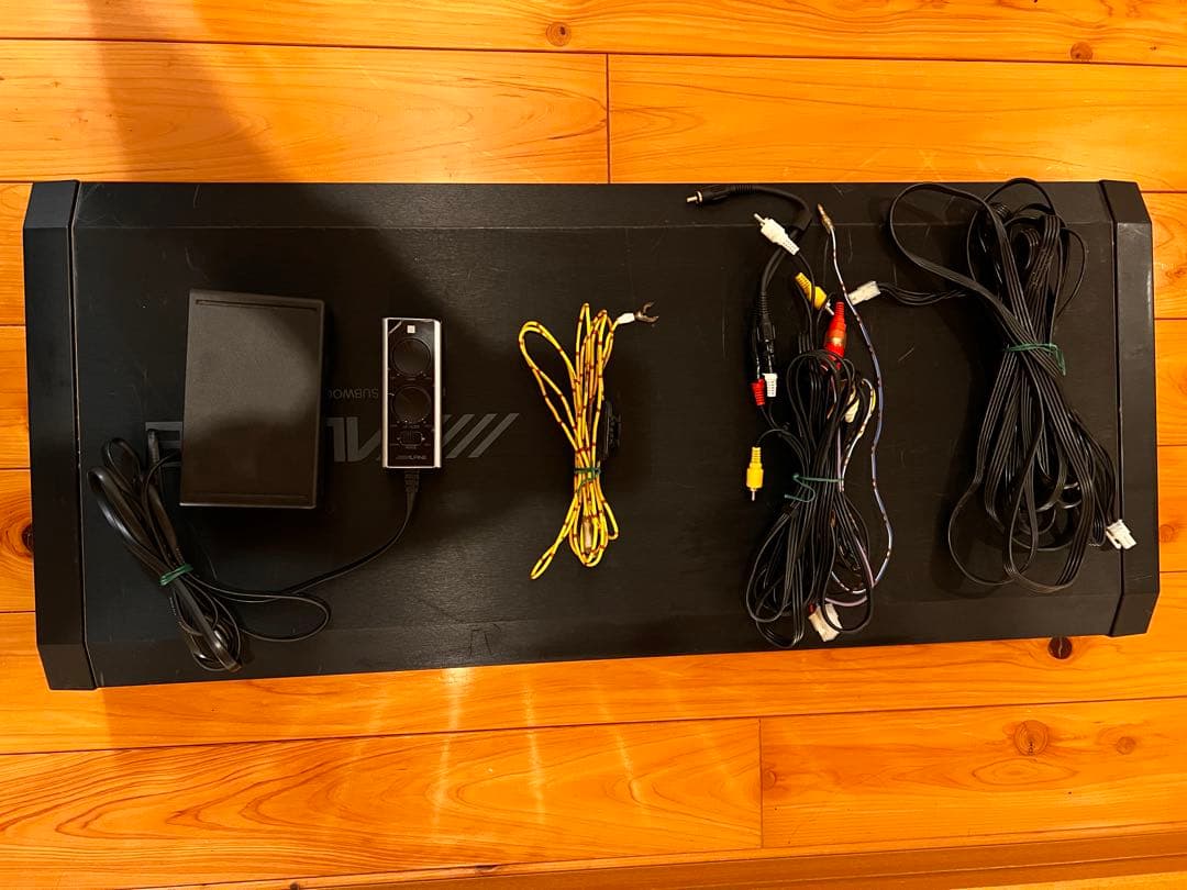 アルパイン　パワードサブウーハー　SWE-2200