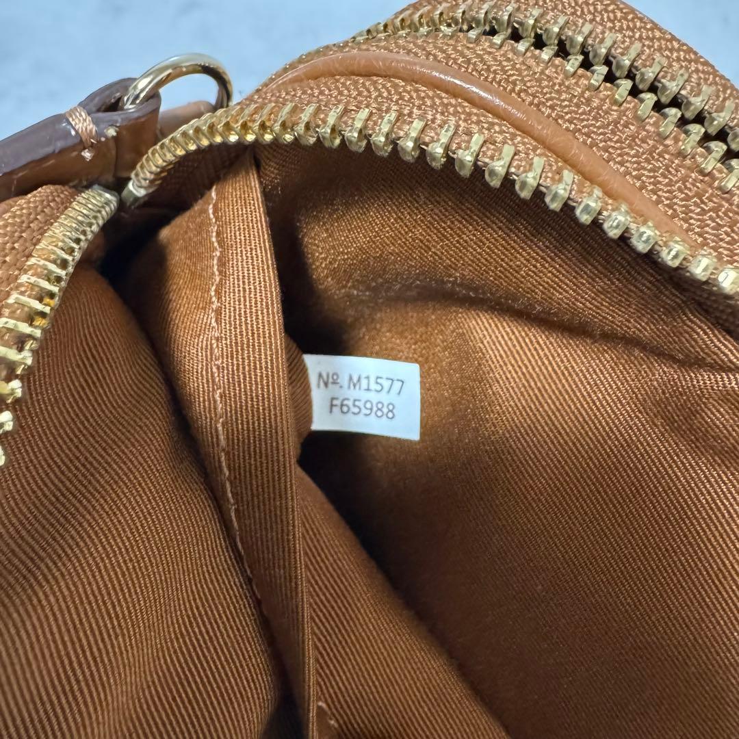 美品 コーチ ショルダーバッグ サコッシュ 斜め掛け クロスボディ