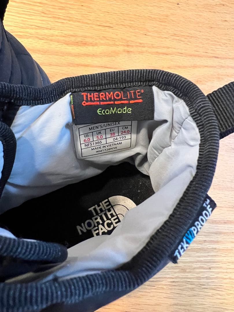 美品！THE NORTH FACEヌプシトラクションライトチャッカブーツ