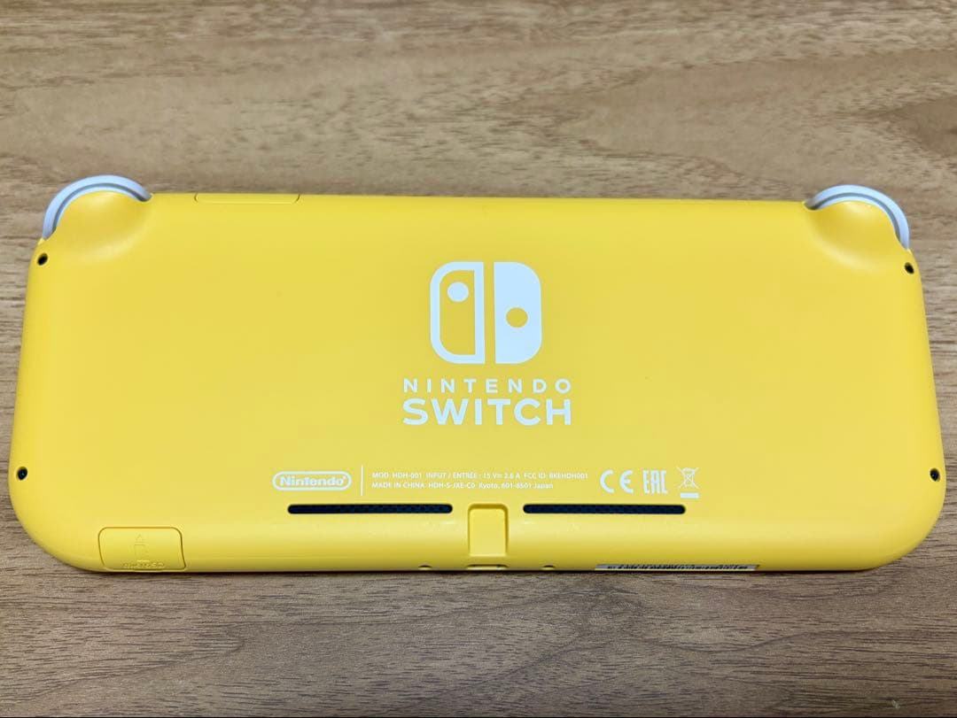 ニンテンドー　Switch Lite スイッチ ライト　イエロー