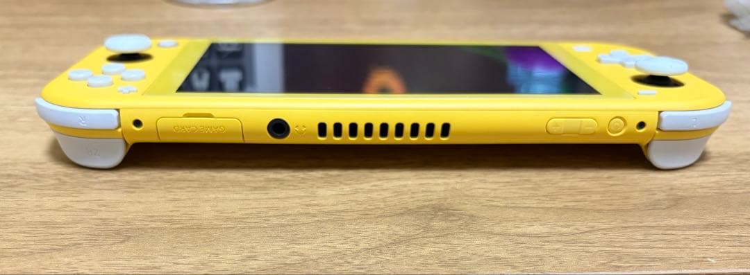 ニンテンドー　Switch Lite スイッチ ライト　イエロー
