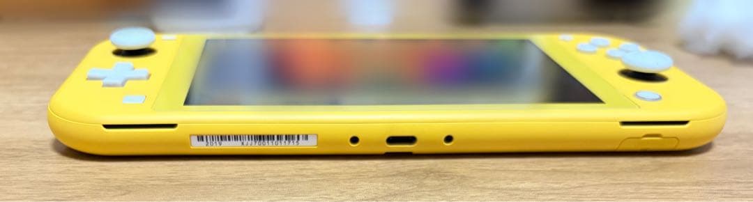 ニンテンドー　Switch Lite スイッチ ライト　イエロー