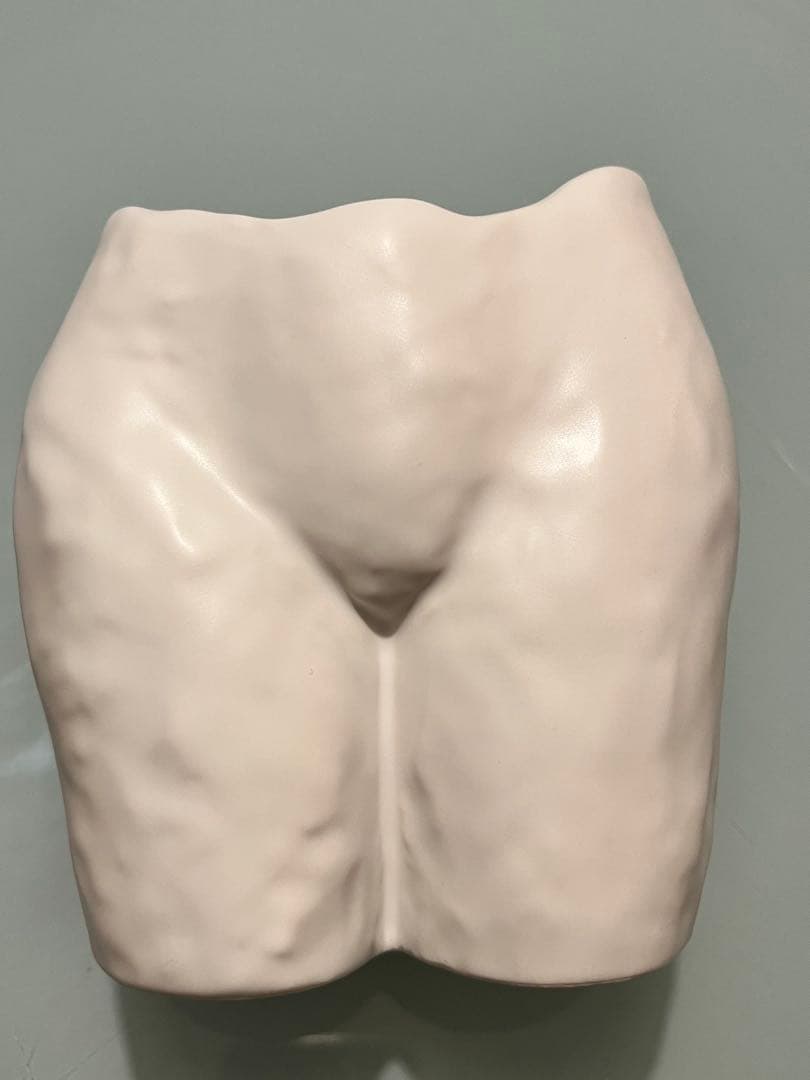 ⭕️ Anissa Kermiche ホワイト陶器 花瓶 小物入れ 女体 正規品