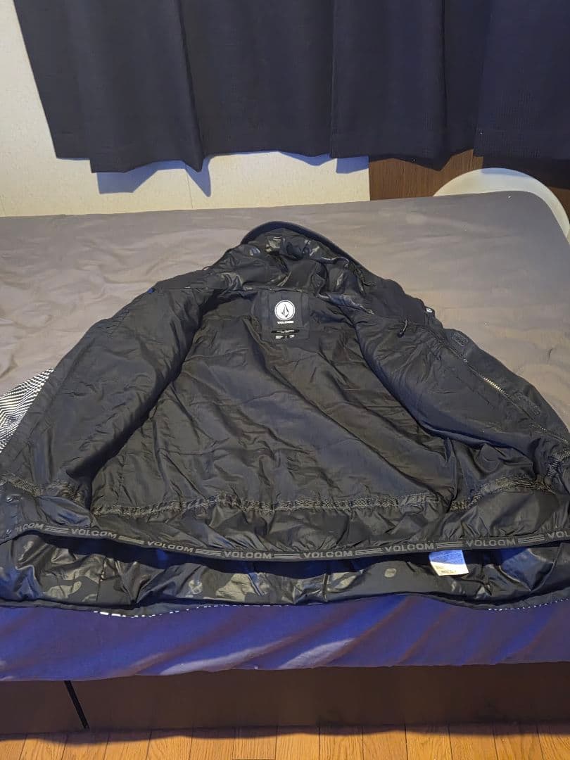 VOLCOM スノーボードジャケット ブラック/ホワイト