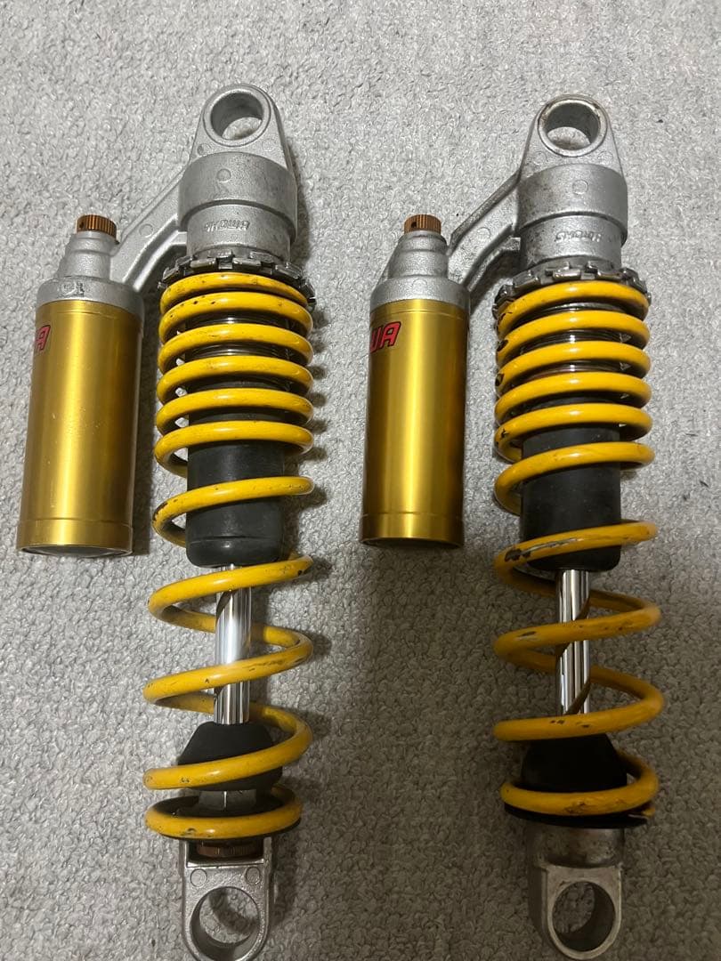 SHOWA nc31純正サスペンション