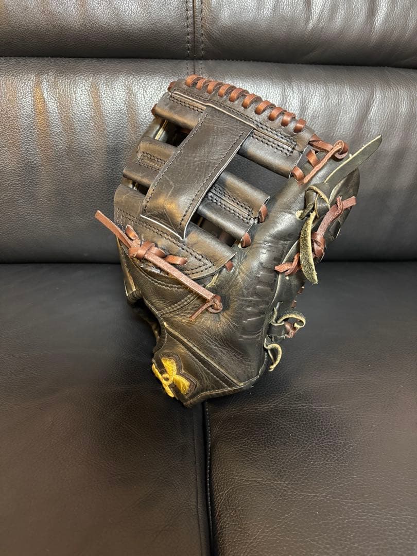 アンダーアーマー 硬式内野手用グラブ