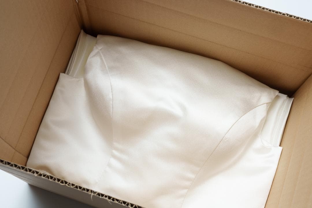 【新品】ウェディングドレス Aライン ノースリーブ 光沢サテン 二次会 前撮り