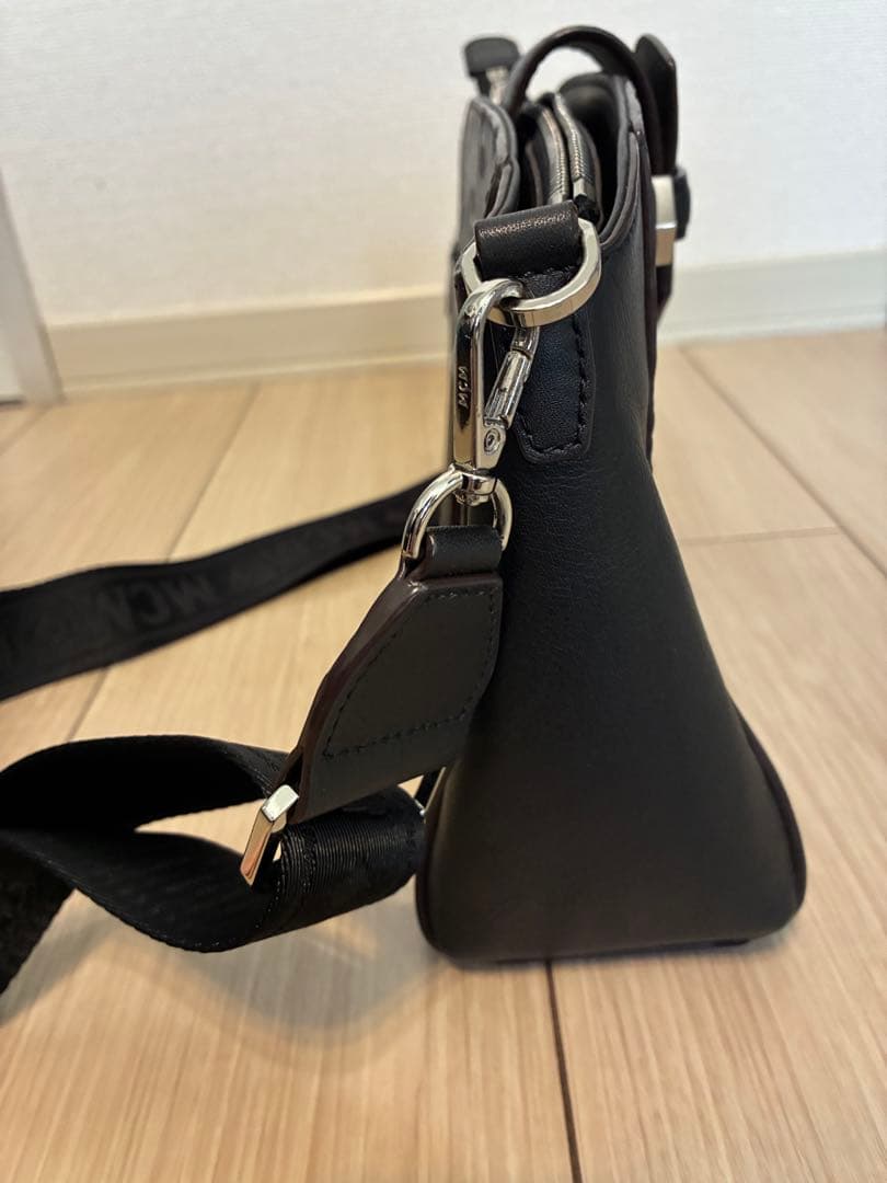mcm ショルダーバッグ　黒