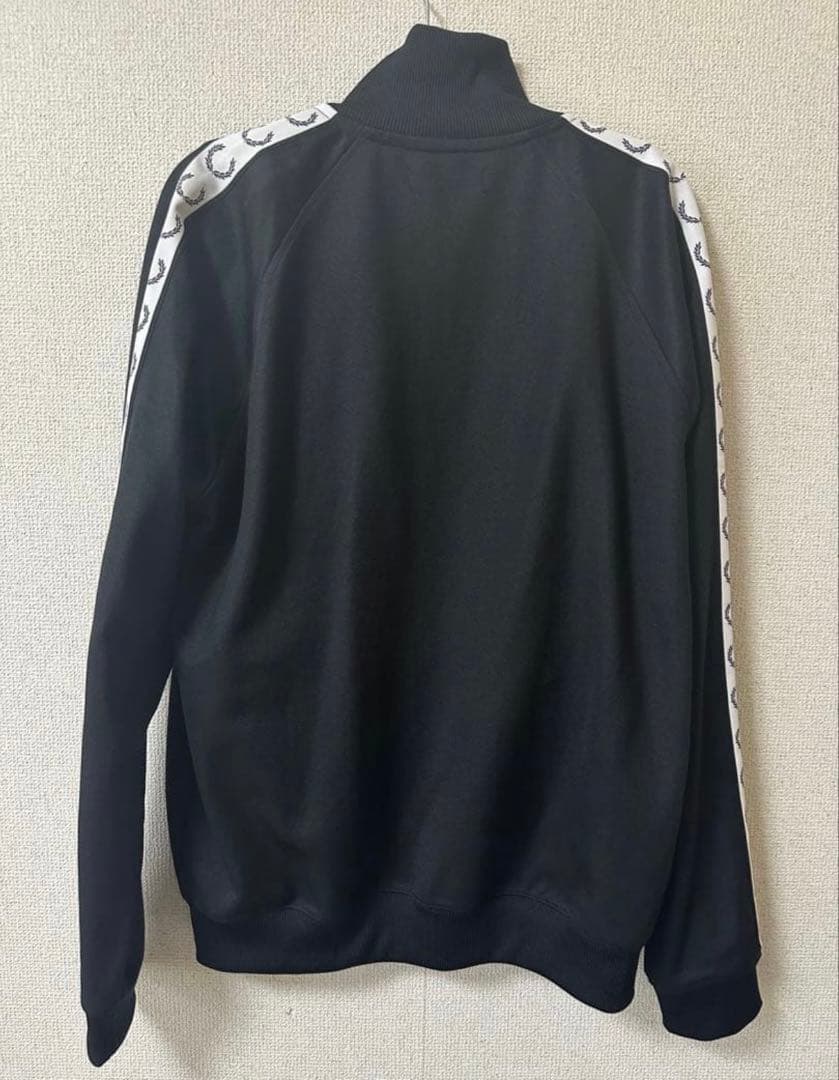 フレッドペリー　FRED PERRY トラックジャケット ブラック　L