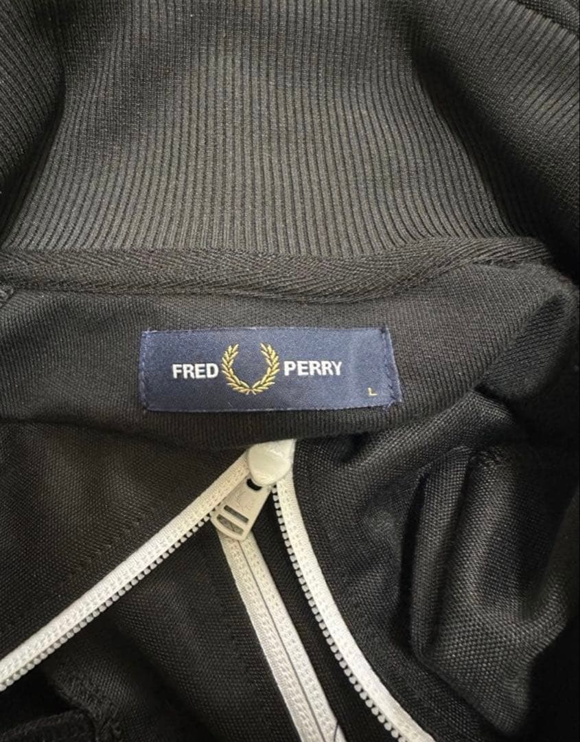 フレッドペリー　FRED PERRY トラックジャケット ブラック　L