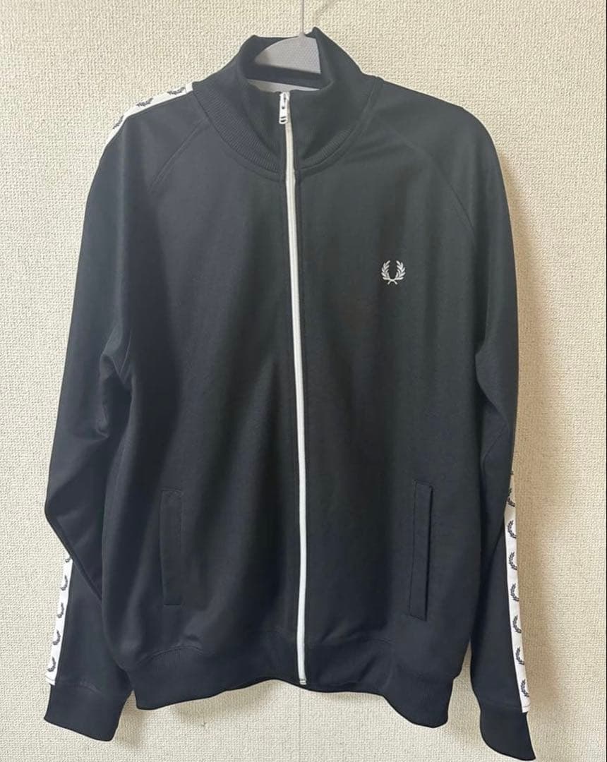 フレッドペリー　FRED PERRY トラックジャケット ブラック　L
