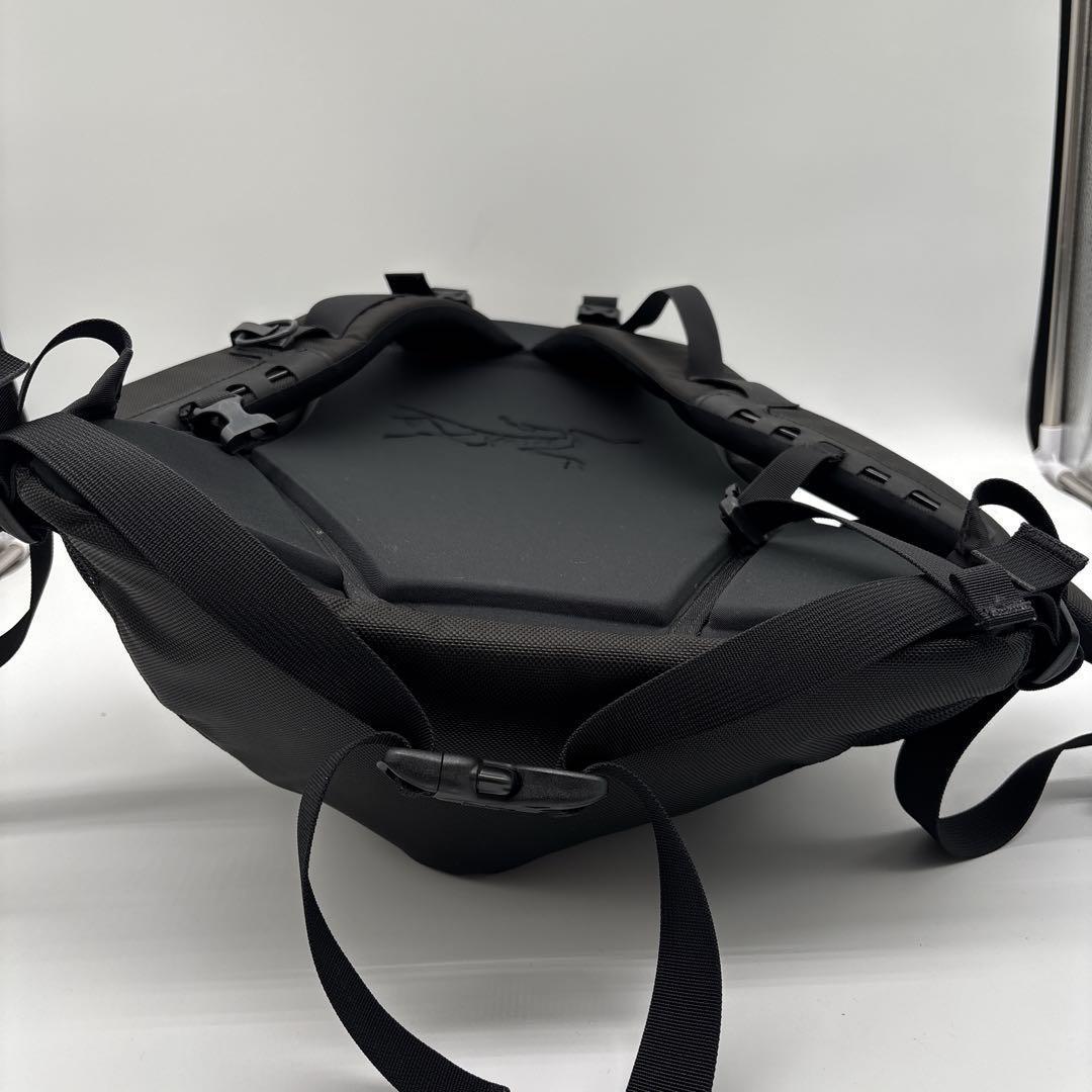 人気✴︎アークテリクス アロー 22 グリーン カナダ限定 廃盤　バックパック