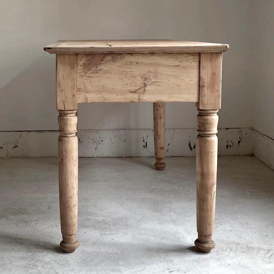 イギリスアンティーク　古いテーブル　ダイニングテーブル　作業台　机　古家具