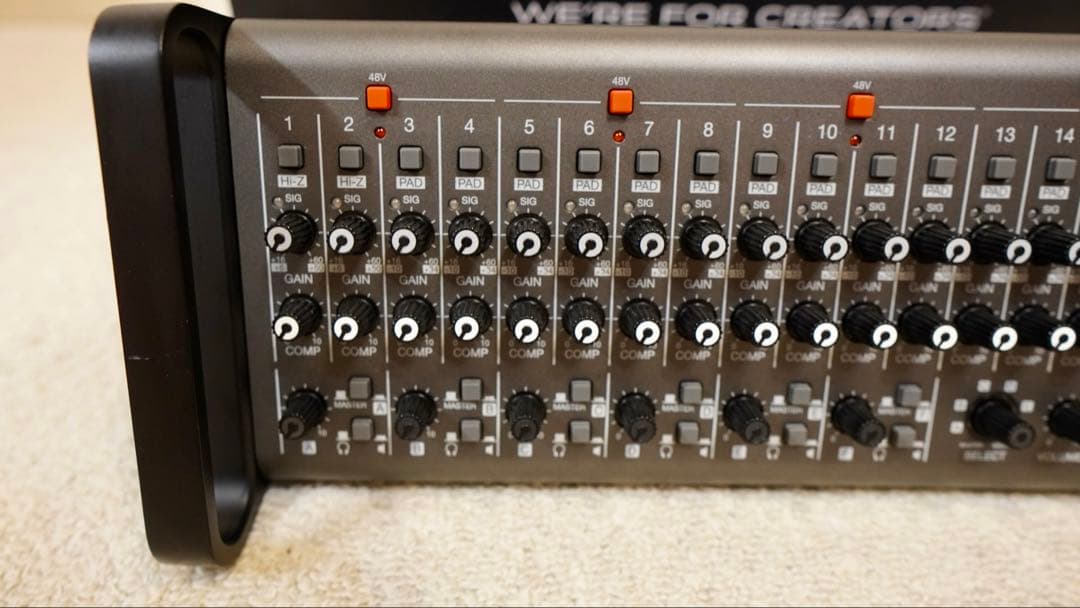 ZOOM LiveTrak L-20R デジタルミキサー　付属品元箱完備
