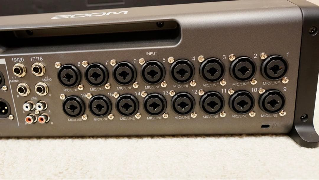 ZOOM LiveTrak L-20R デジタルミキサー　付属品元箱完備