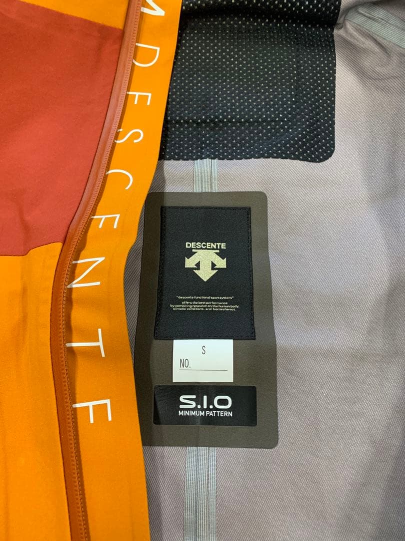 デサントスキーウエアー