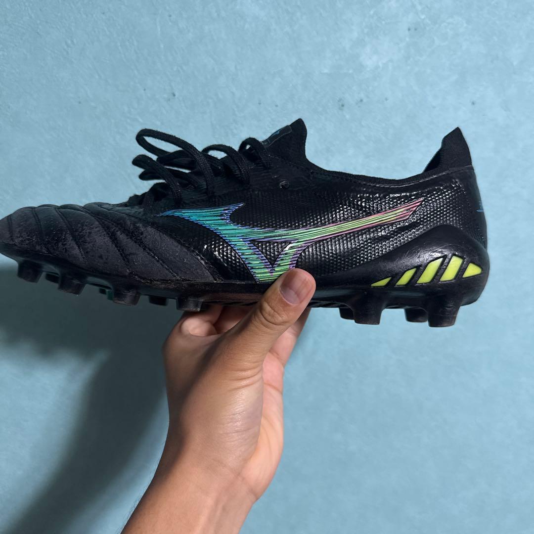 サッカースパイクモレリアネオ3ベータ限定カラー