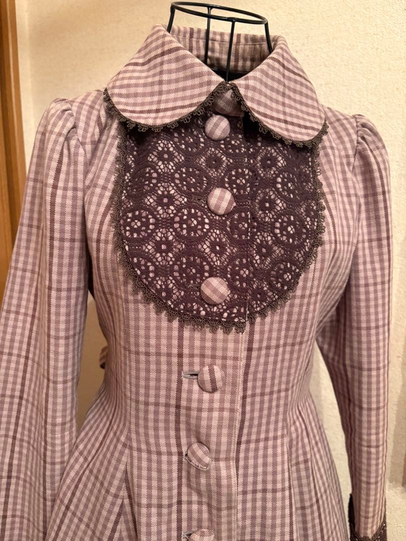 ヴィクトリアンメイデン　ケープ付きロングコート