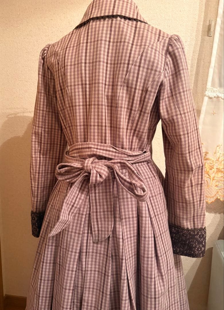 ヴィクトリアンメイデン　ケープ付きロングコート