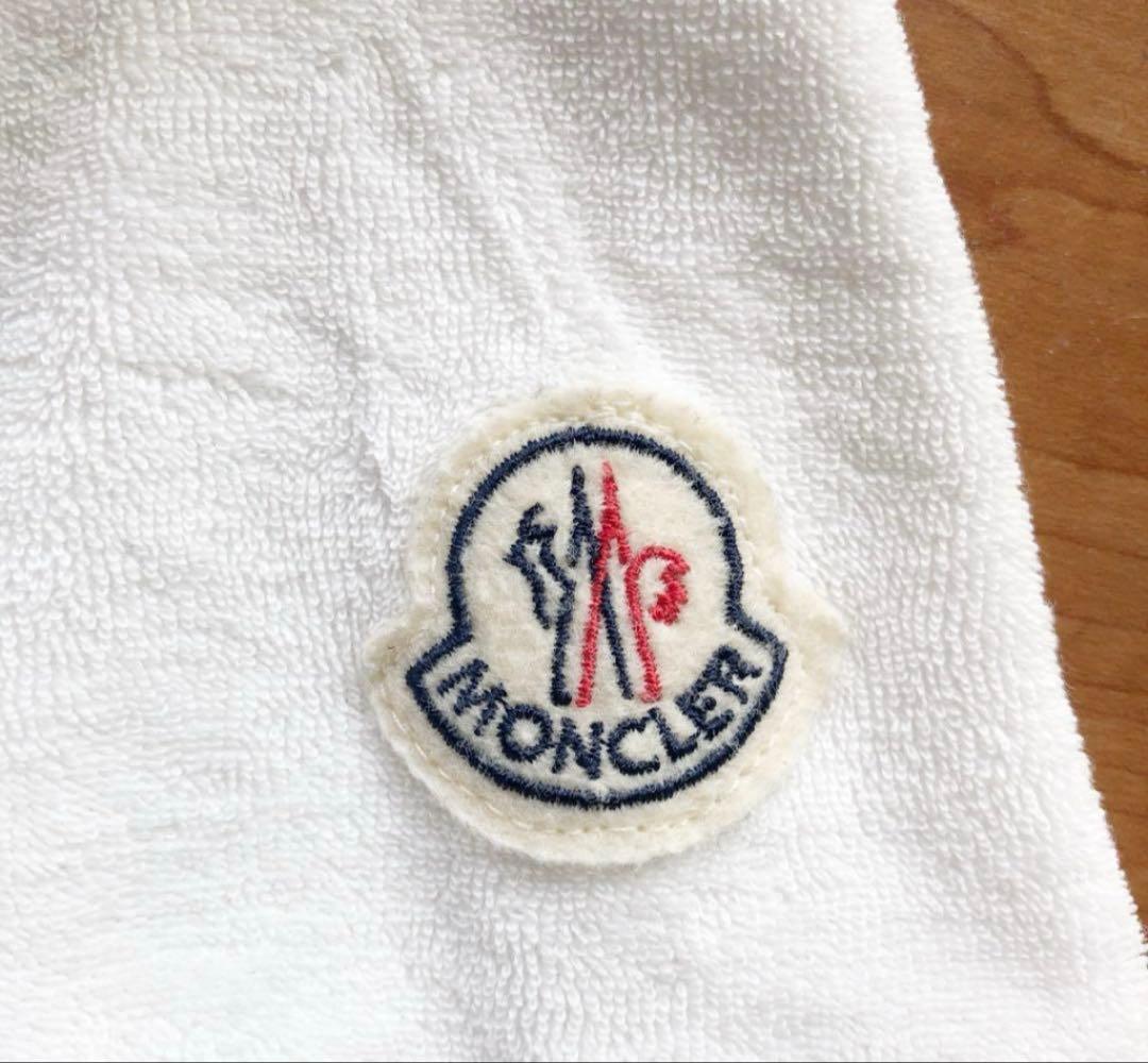 MONCLER ホワイト フード付きパーカー