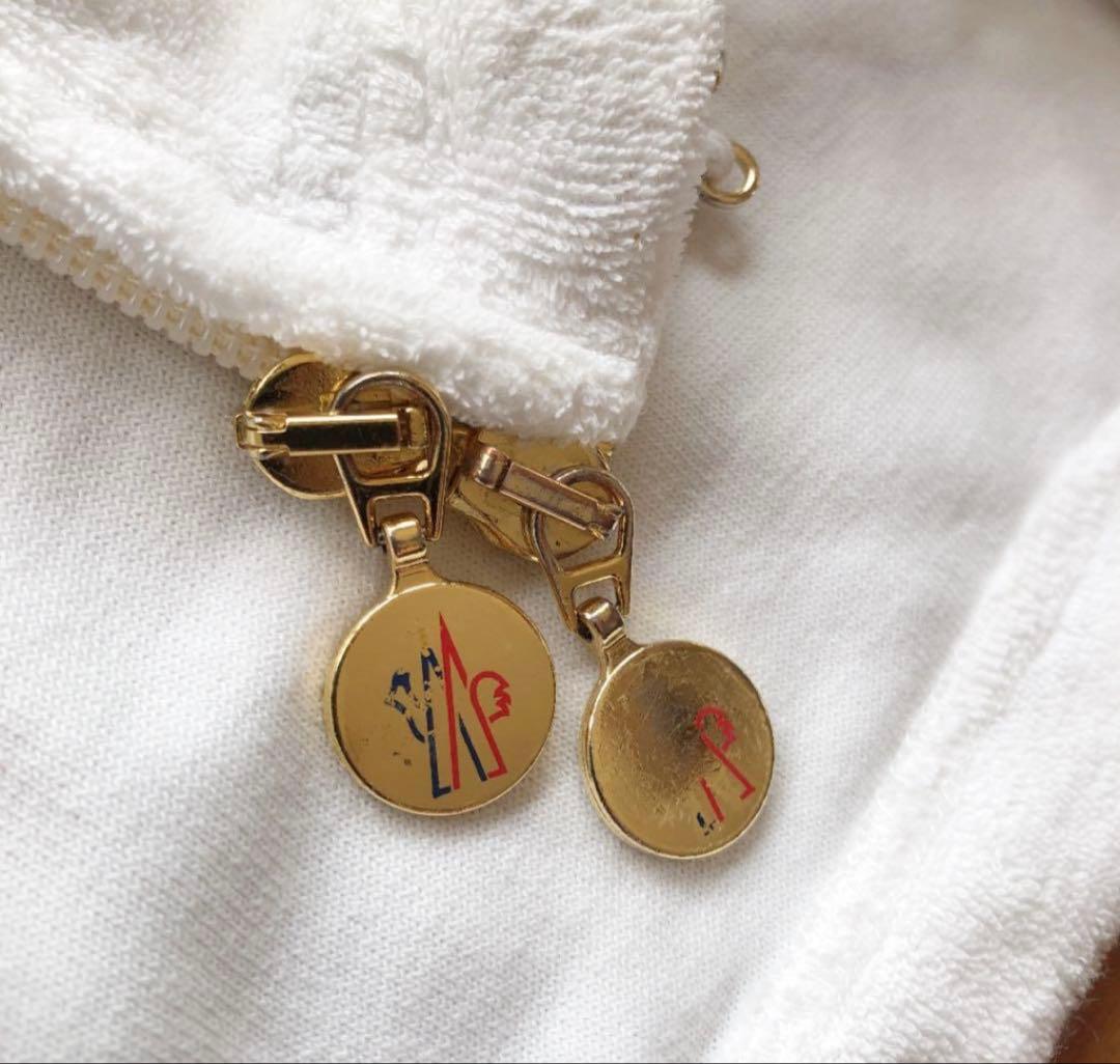 MONCLER ホワイト フード付きパーカー