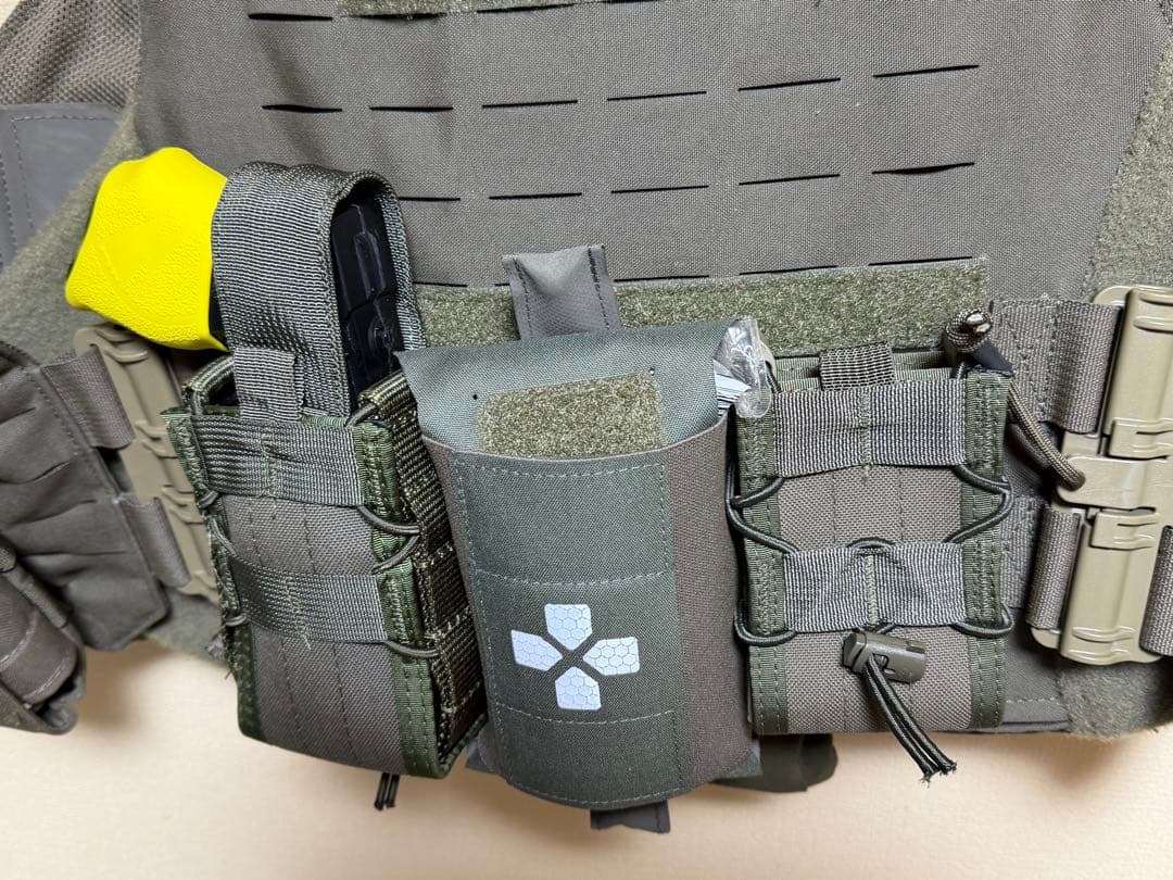 g*f様 FIRST SPEAR プレートキャリア CSV Mサイズ RG フル