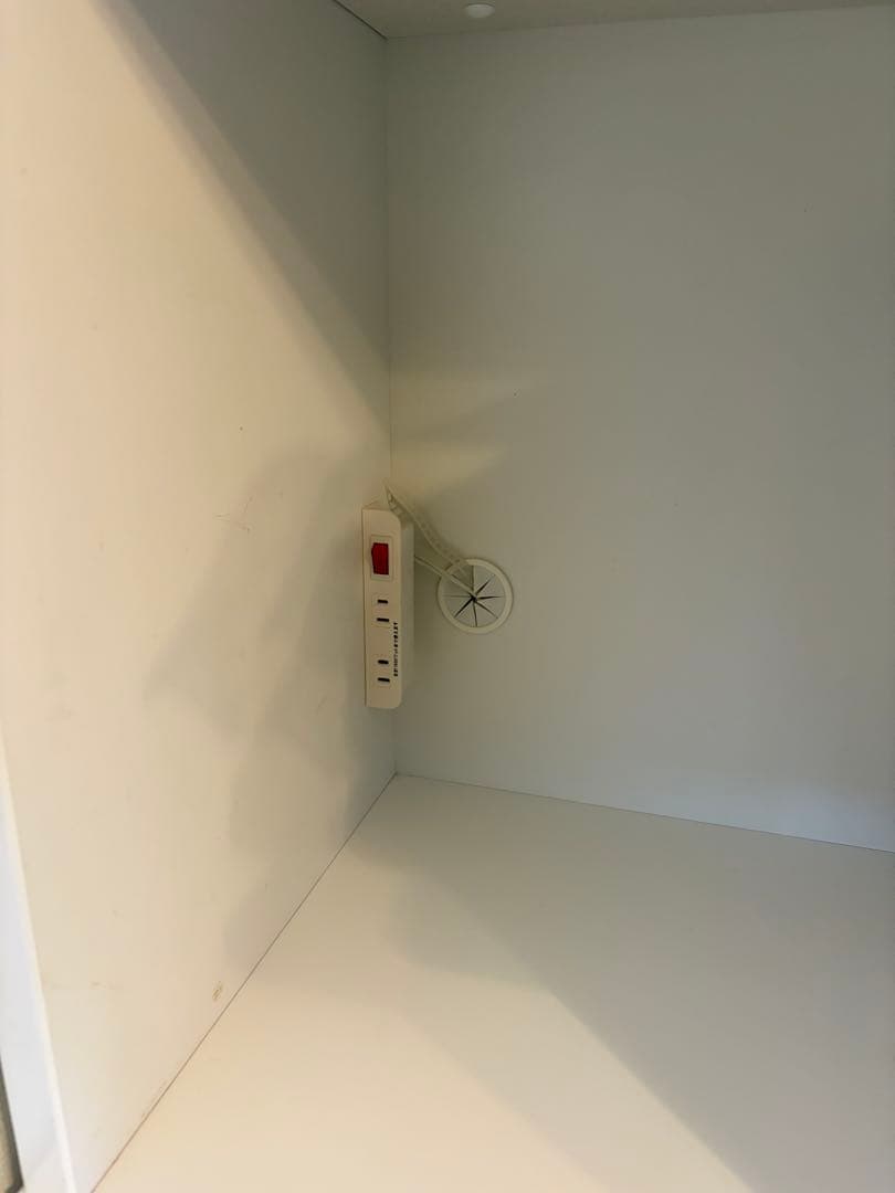 ニトリ　ホワイト 食器棚