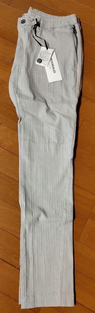 ［新品未着用］1PIU1UGUALE3 RELAX パンツ グレー Lサイズ