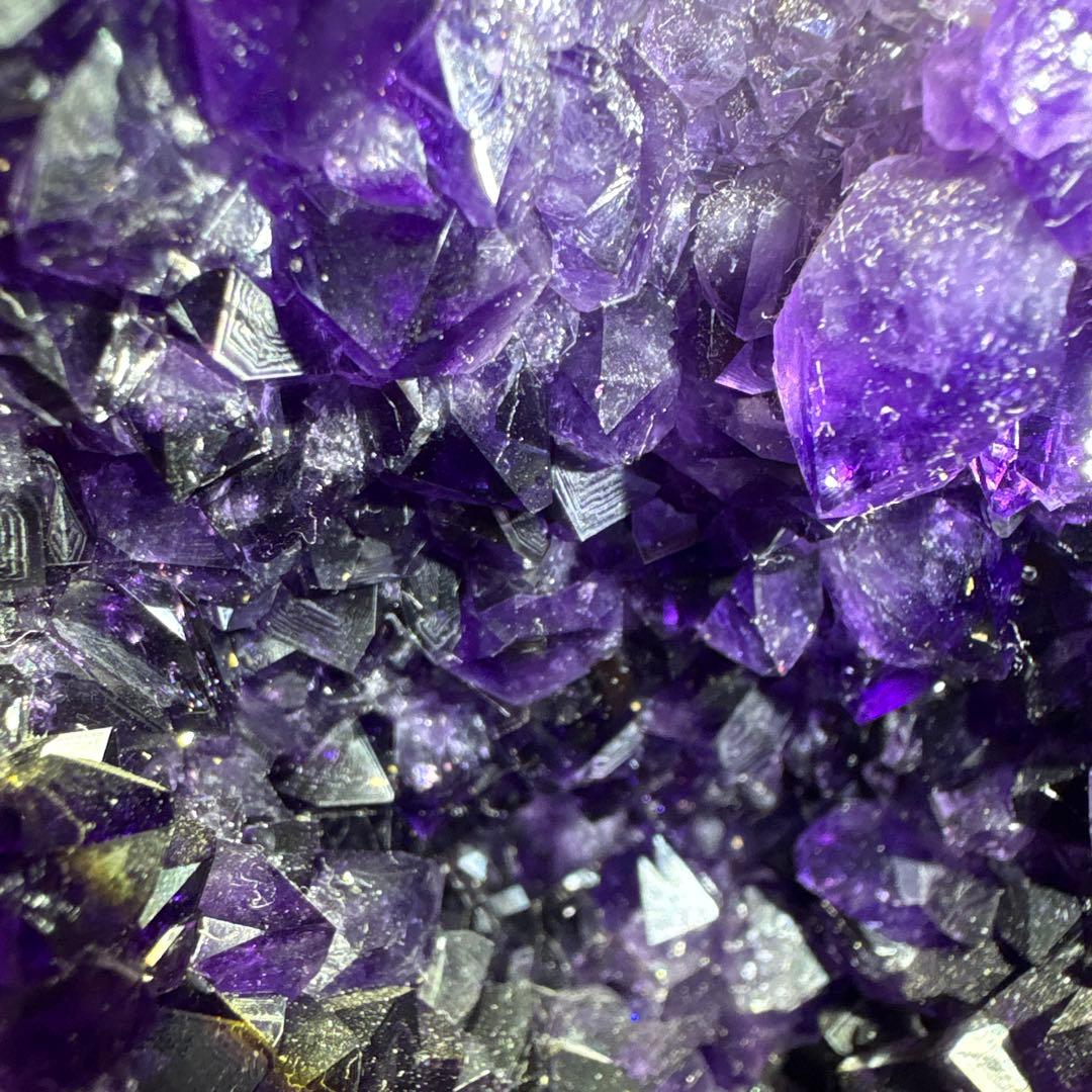 ウルグアイ産♡アメジストドーム♡2色カラー♡2.8kg フラワー♡天使の指紋付き