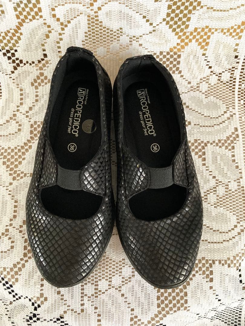 新品未使用　ARCOPEDICO バレリーナ ポルトガル製　外反母趾　幅広甲高