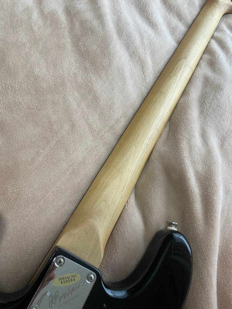 エレクトリックベース　プレシジョンタイプ　 新品弦に交換済み