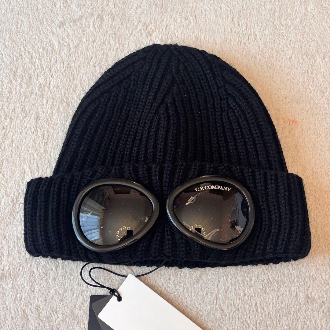 C.P. COMPANY ブラックニット帽