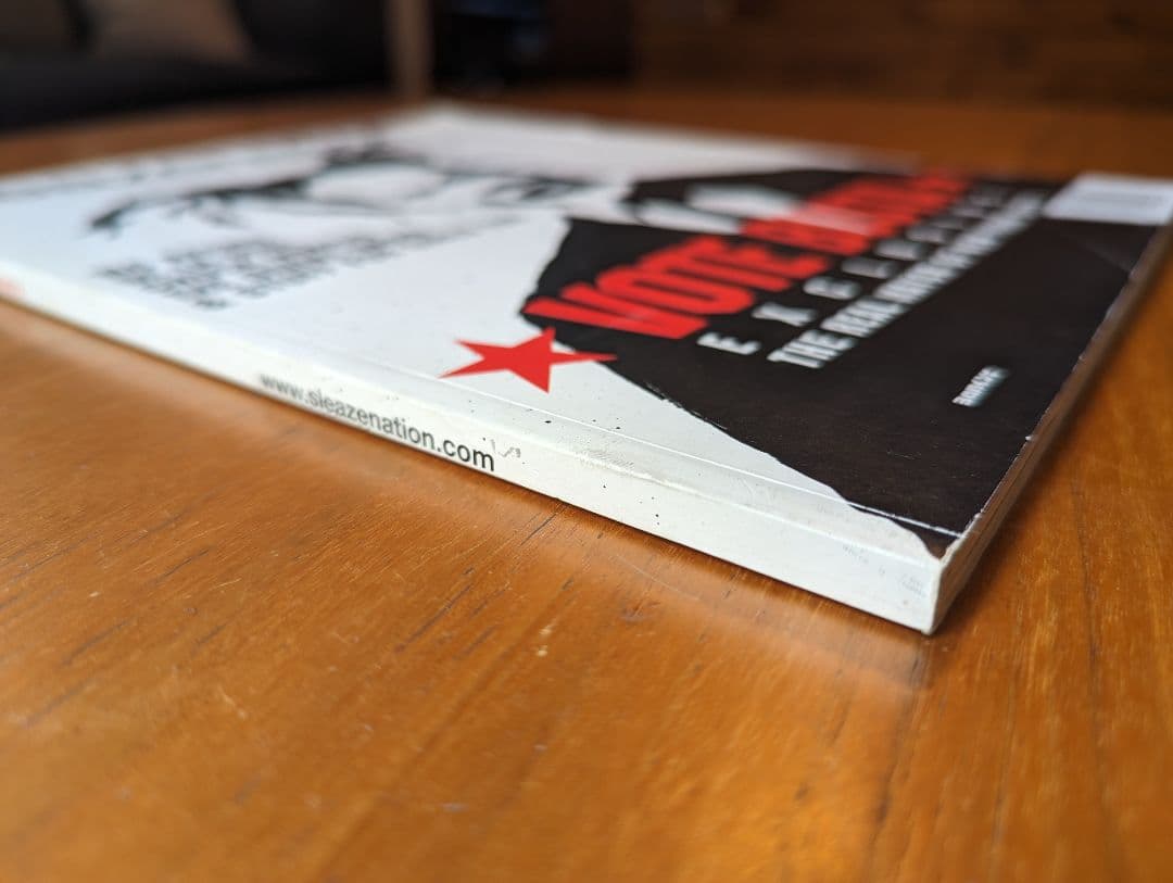 Sleazenation 2000 年 7 月 第 6 号 バンクシー カバー