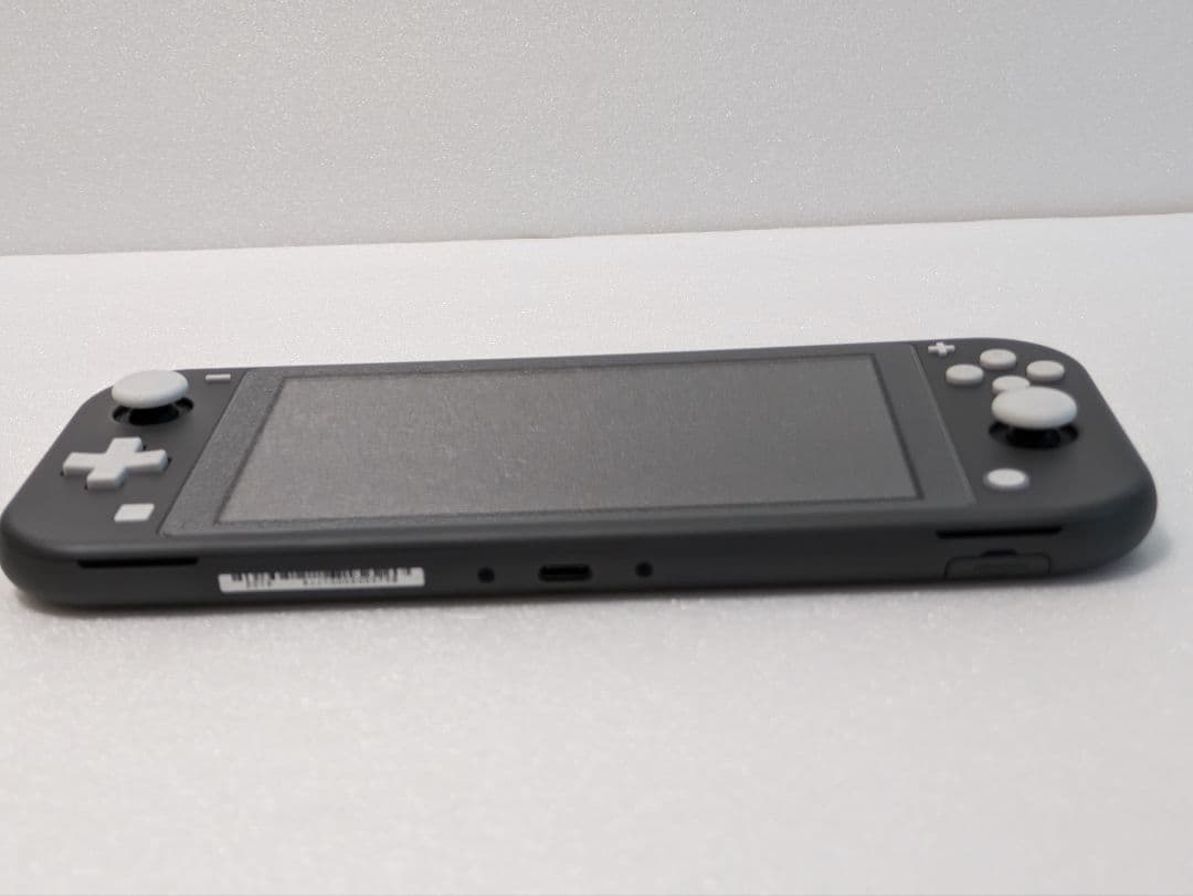 【美品】Switch Lite 本体 ※保護ガラス貼付＆シリコンカバー付き