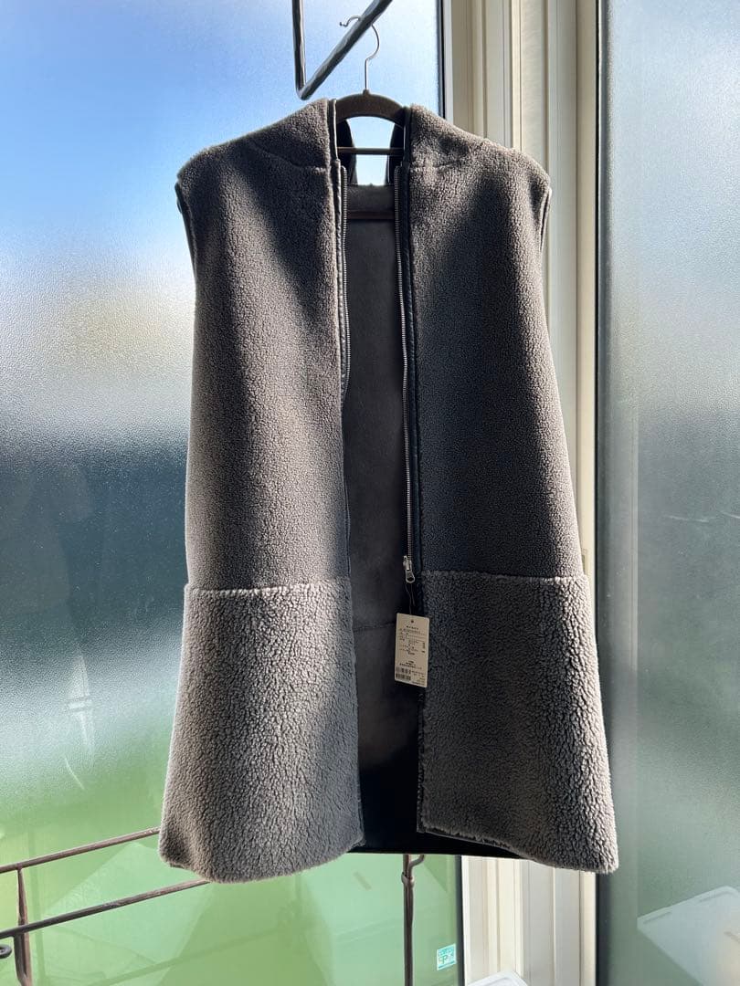 新品タグ付Whim Gazette 【THE PAUSE】ボアフードロングジレ