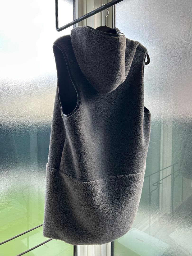 新品タグ付Whim Gazette 【THE PAUSE】ボアフードロングジレ