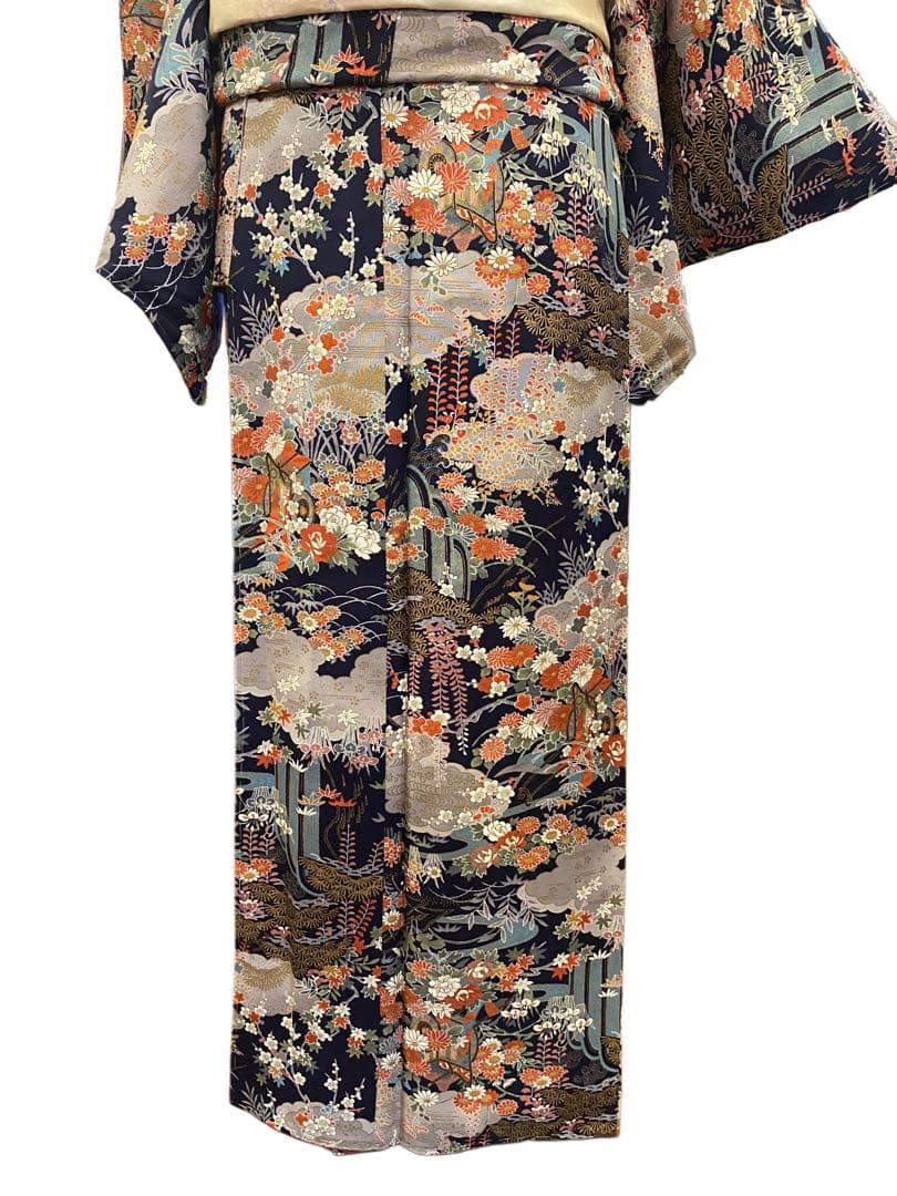 未使用小紋　御所車風景花紋　金彩入り　身丈裄長　正絹　おしゃれ着に！