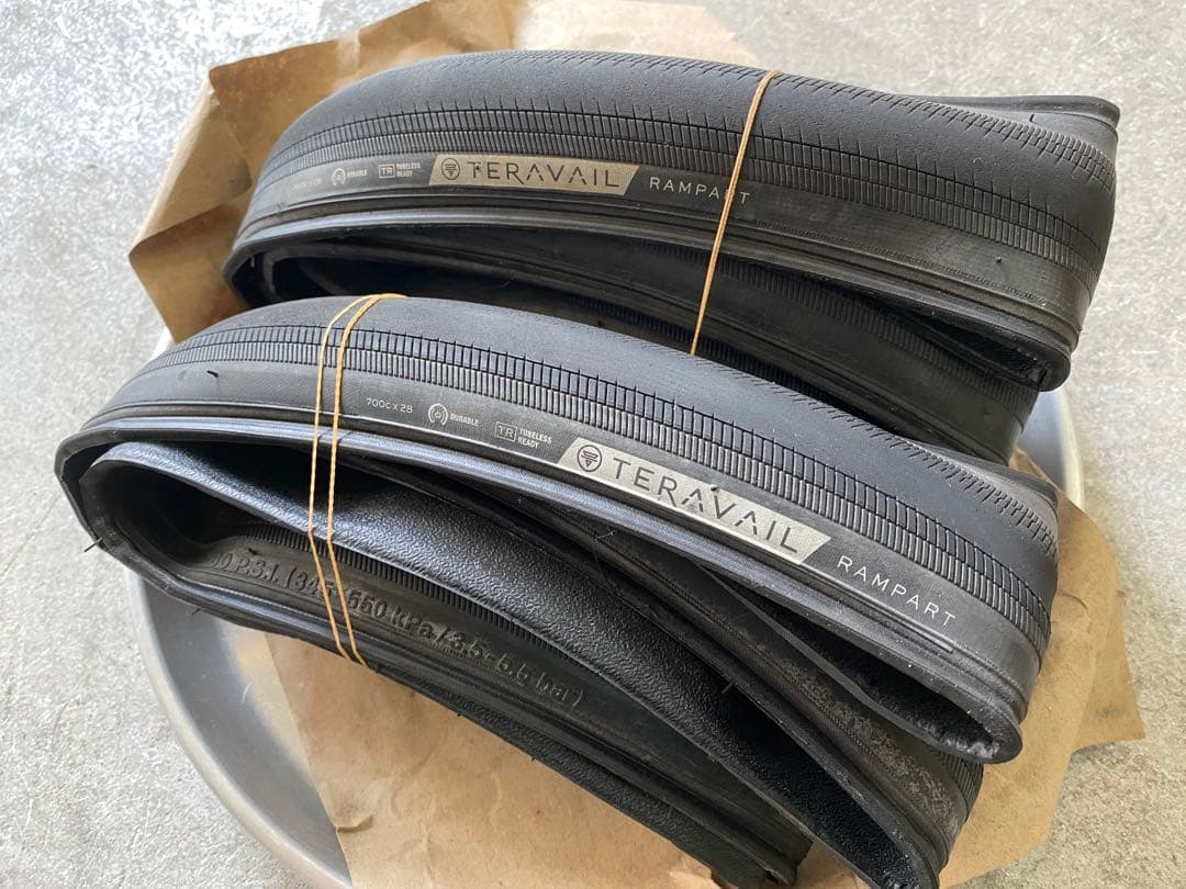 TERAVAIL RAMPART 700c × 28 2本セット