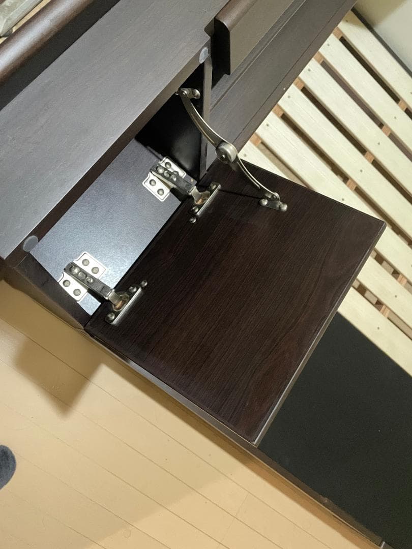 【引取り限定　東京都荒川区】セミダブルベッドフレーム　ニトリ