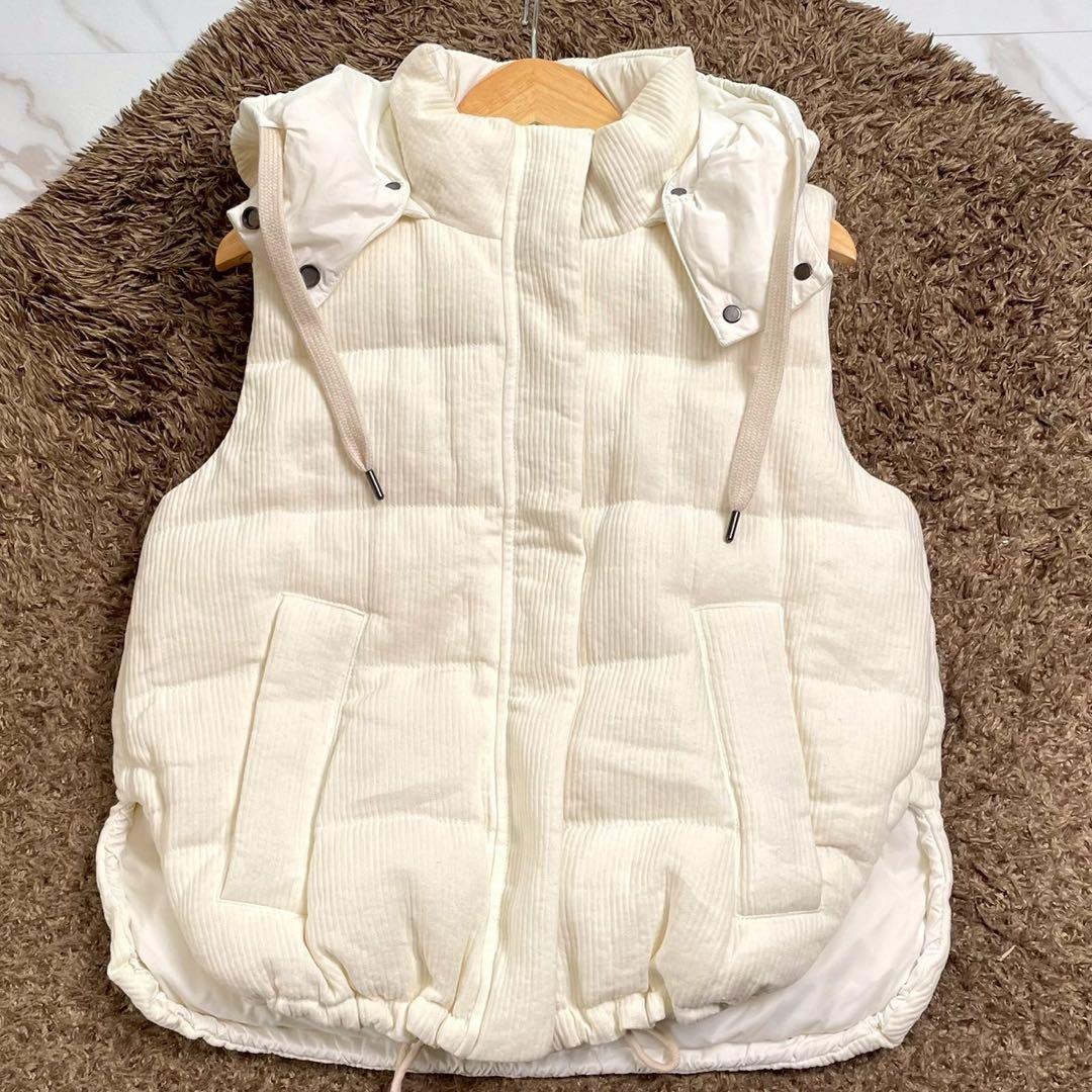 極美品 ブルネロクチネリ ダウンベスト フード ホワイト 38サイズ