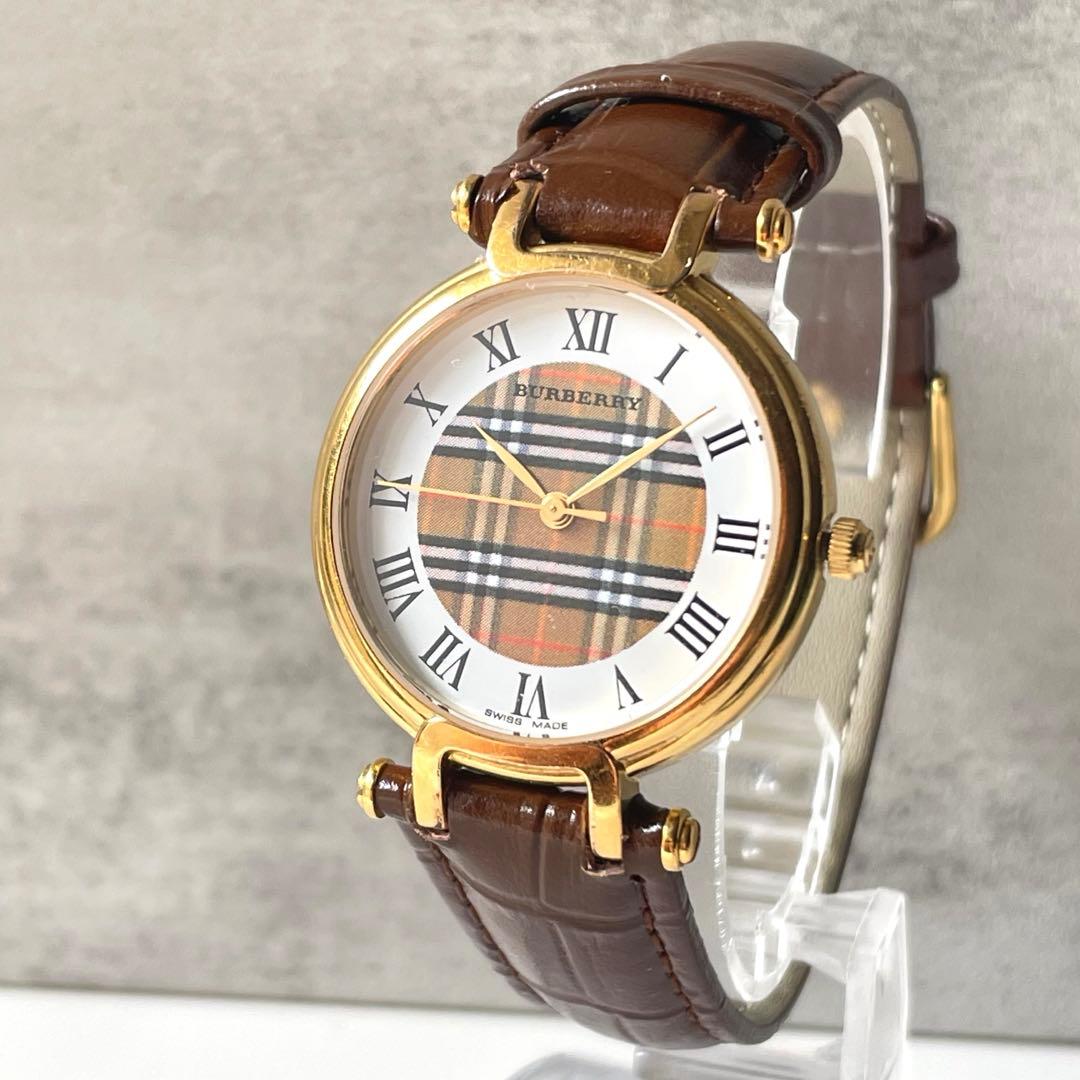 稼動品　Burberry バーバリーズ　人気カラー　モデル　ゴールド　腕時計