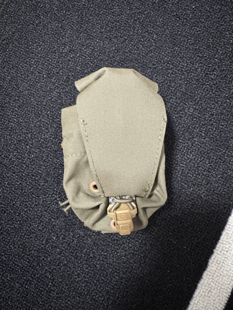 実物　FerroConcepts Banger Pocket バンガーポケット