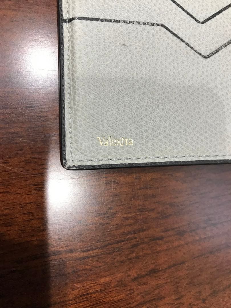 ヴァレクストラ　Valextra マネークリップ　カード入れ6枚　グレーカラー